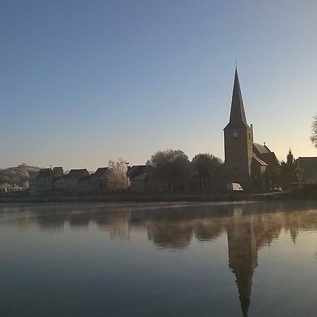 Hotel Val Saint Hilaire Givet Zewnętrze zdjęcie